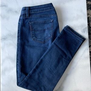 Paige skyline maternity jeans in size 29